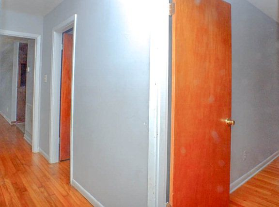 5th image of 608 11th St