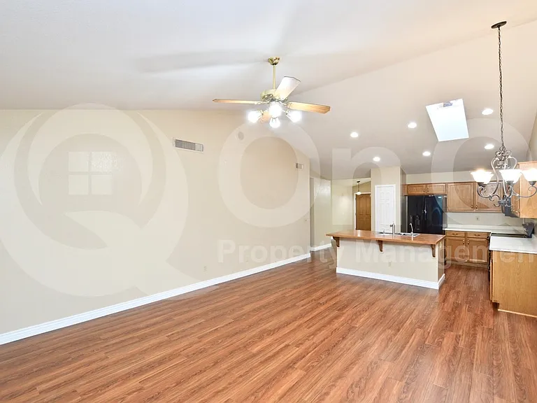 763 W Folley St — Photo 6