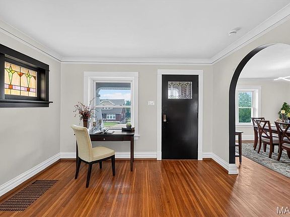 3rd image of 2830 Hampton Ave