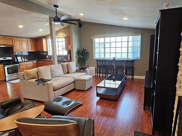 2494 Larrabee Pl — Photo 6