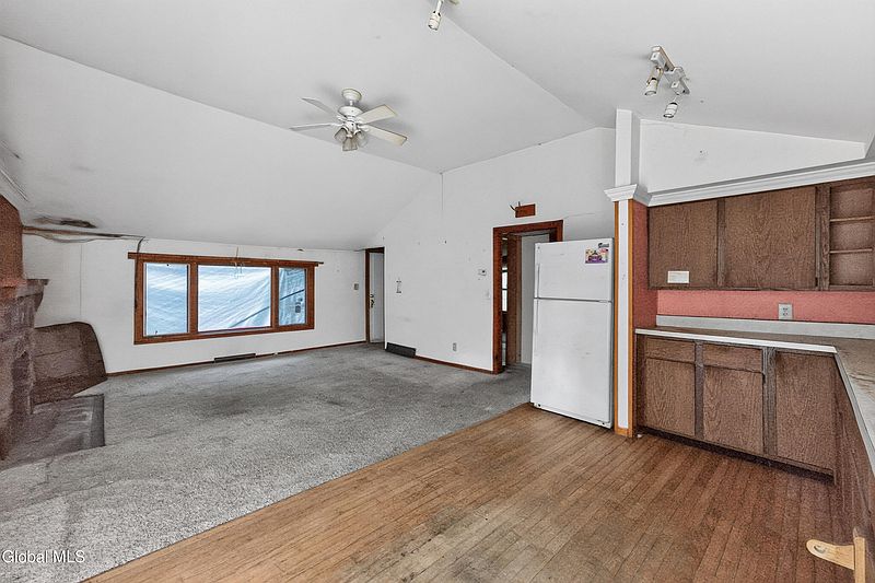 5th image of 14 Avenue A