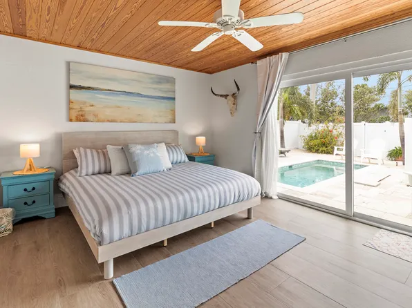 427 62nd St, Holmes Beach, FL 34217