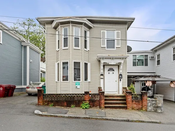 53 Pond St, Lowell, MA 01852