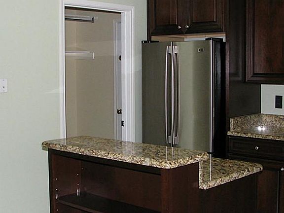 4th image of 7012 Hillwood Dr