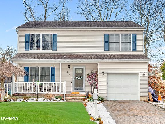 2nd image of 321 Letts Avenue