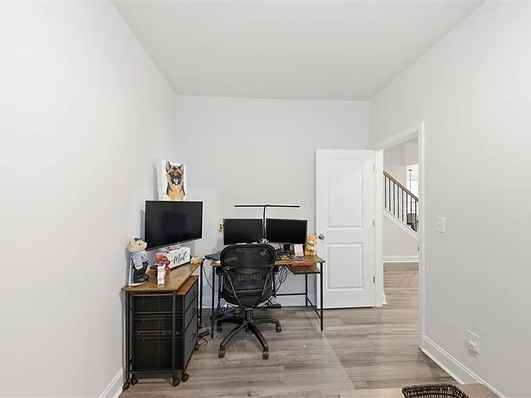 3939 Alderstone Dr — Photo 11