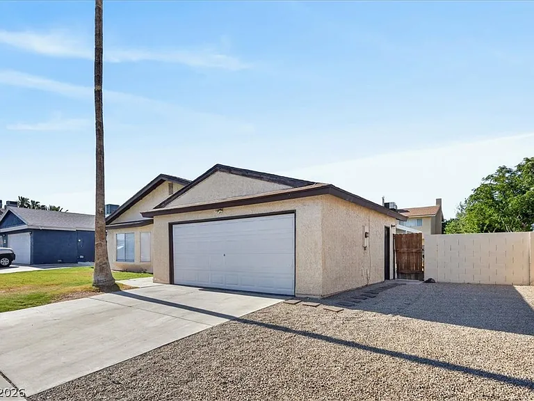 6834 Grandola Dr — Photo 3