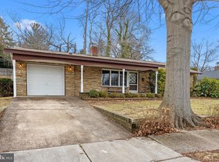 196 Thornridge Dr, Levittown, PA 19054