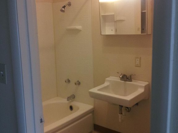 4th image of 1902 Mary Ann St Unit 1