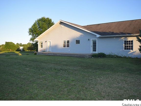 3rd image of 18 Wadsworth Dr