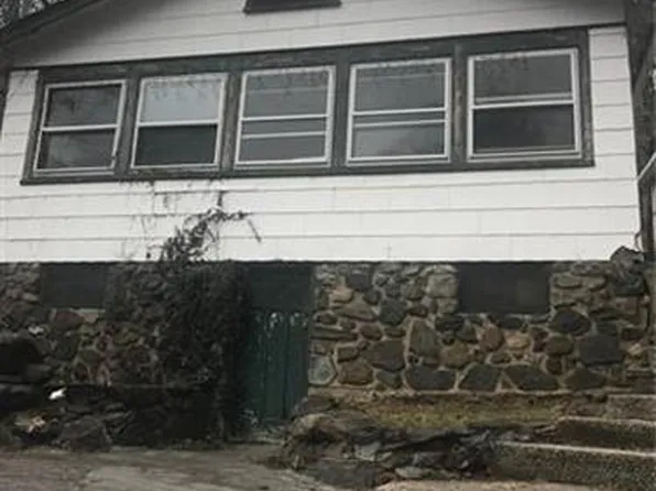 683 Jersey Ave, Greenwood Lake, NY 10925