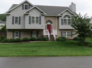 186 Davidson Dr, Bluefield, VA 24605