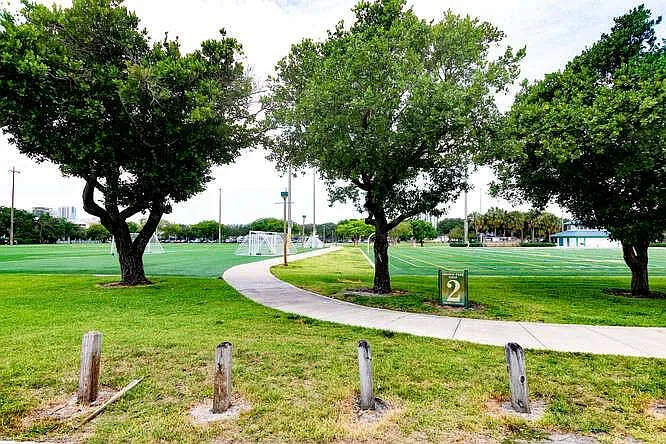 700 NE 14th Ave #206 — Photo 70