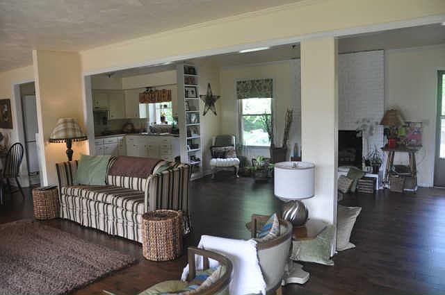 2nd image of 116 Karen Dr