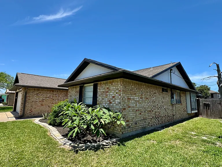214 Portsmouth Dr — Photo 7