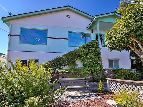 4 blocks from the Beach