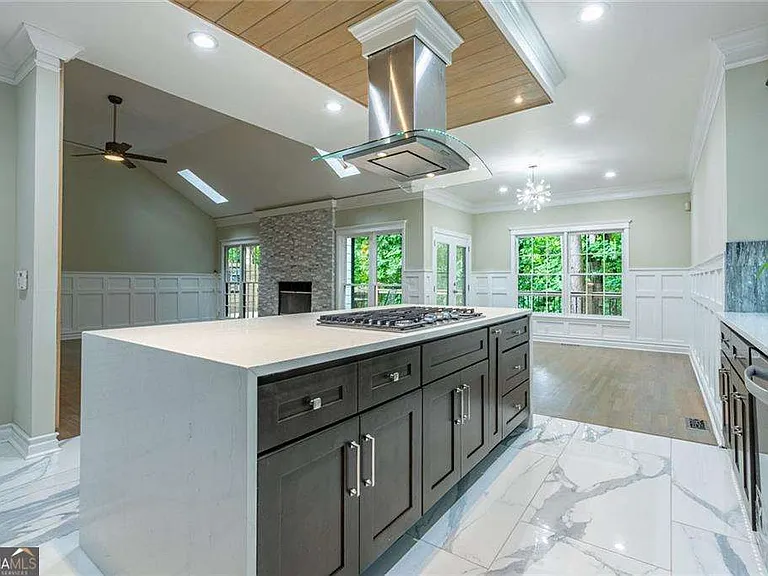 3924 Ashford Dunwoody Rd NE — Photo 8