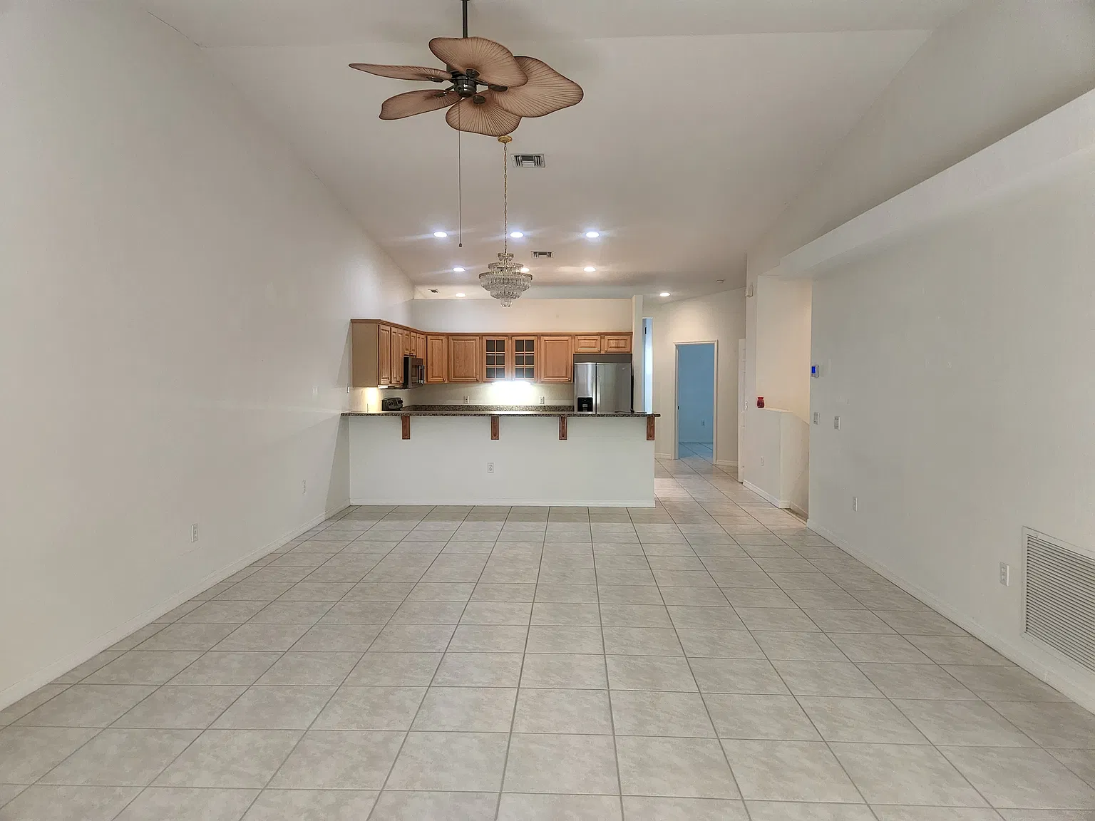 2 bed, 1300 sqft, $2,200 — Photo 3