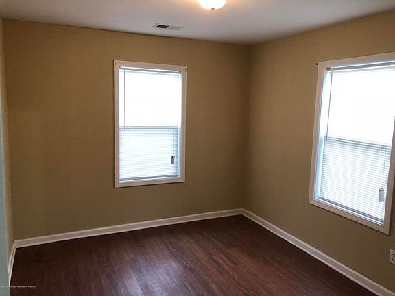 3rd image of 7347 Murry Hill Cir