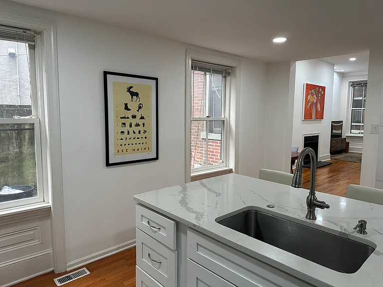 2041 Mount Vernon St #1 — Photo 4