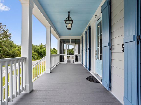 5th image of 155 Acadian Bay Ln