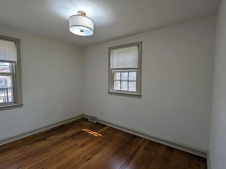 2824 Midvale Ave #M-2824B — Photo 12