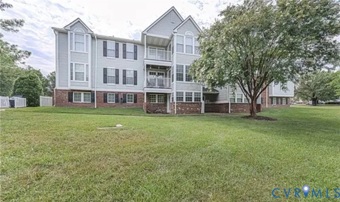 2 bed, 2.0 bath, 971 sqft, $1,750 — Photo 2