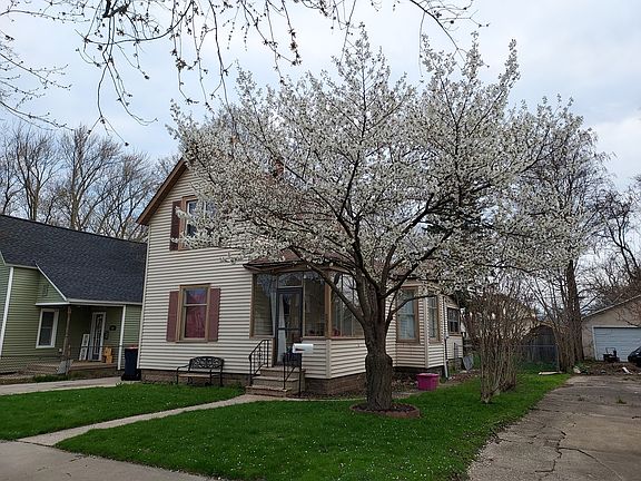2nd image of 325 W 14th St