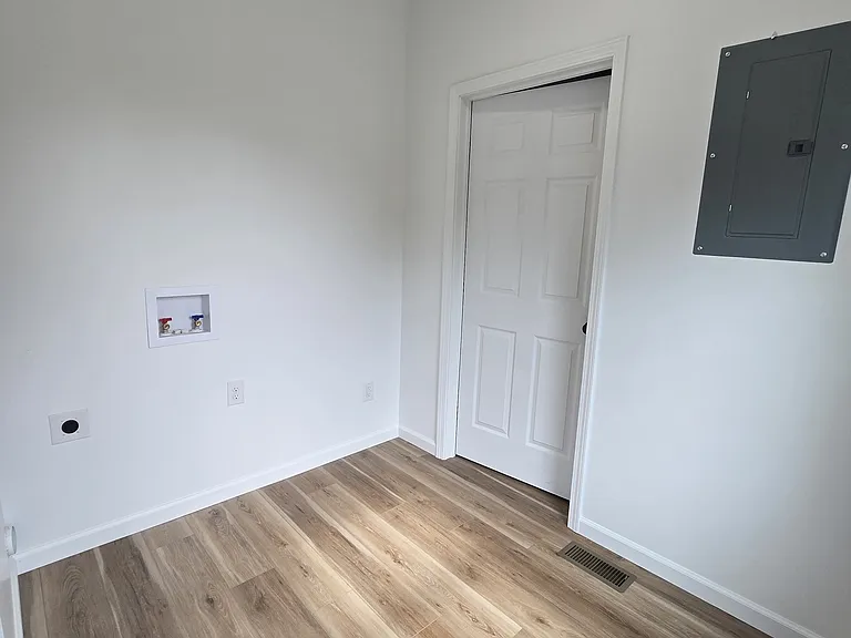817 E Bowman St #1 — Photo 3