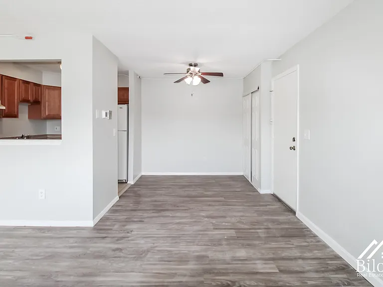 Northfield Manor Apartments — Photo 6