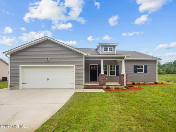 150 Padgett Road, Maple Hill, NC 28454