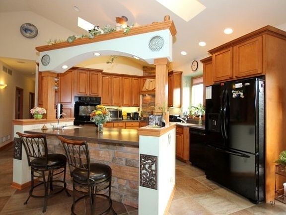 4th image of 7390 Cedar Crest Dr