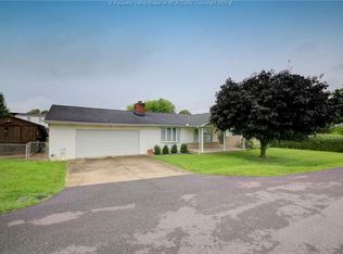 3105 Putnam Ave, Hurricane, WV 25526