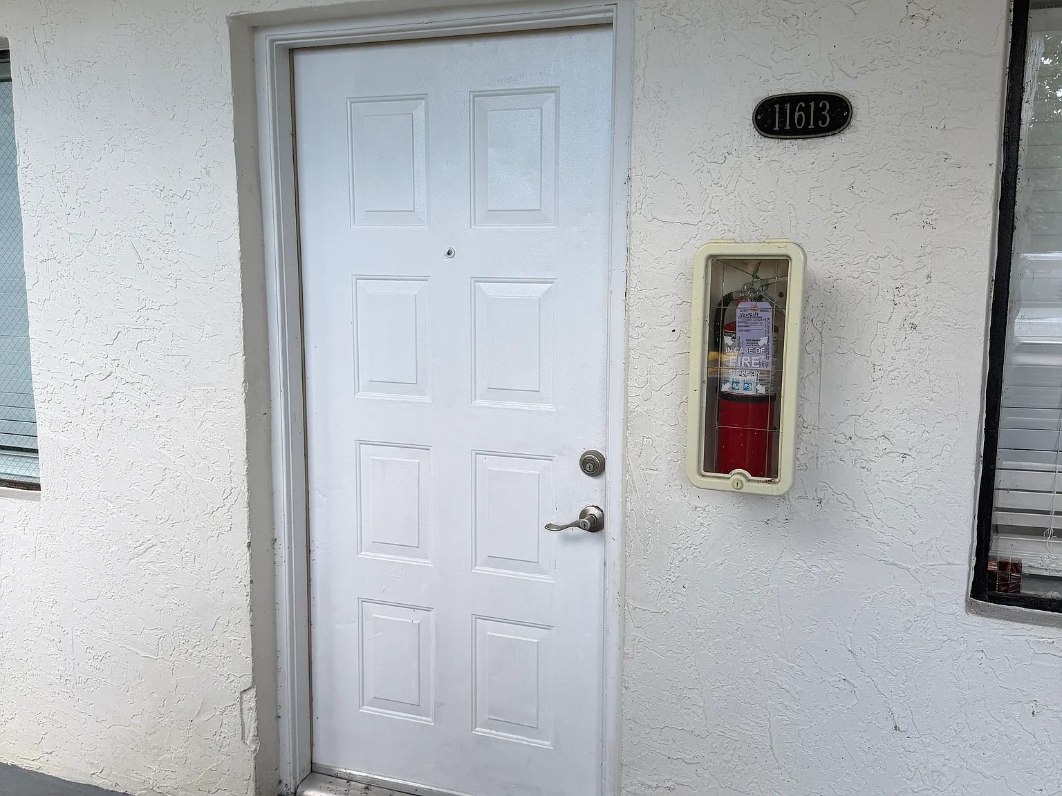 Sunset Square Apartments — Photo 4