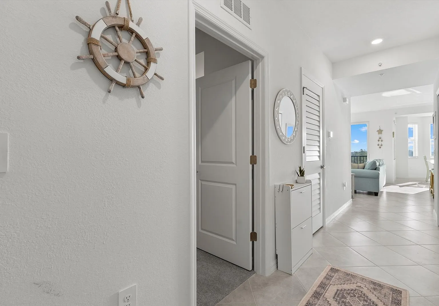 2 bed, 2.0 bath, 1152 sqft, $5,000 — Photo 4