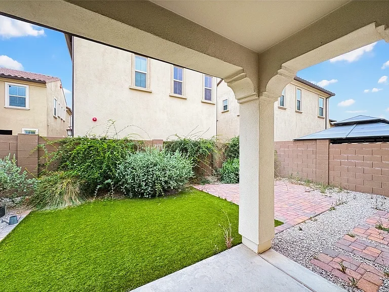 2345 W Gloria Ln — Photo 34