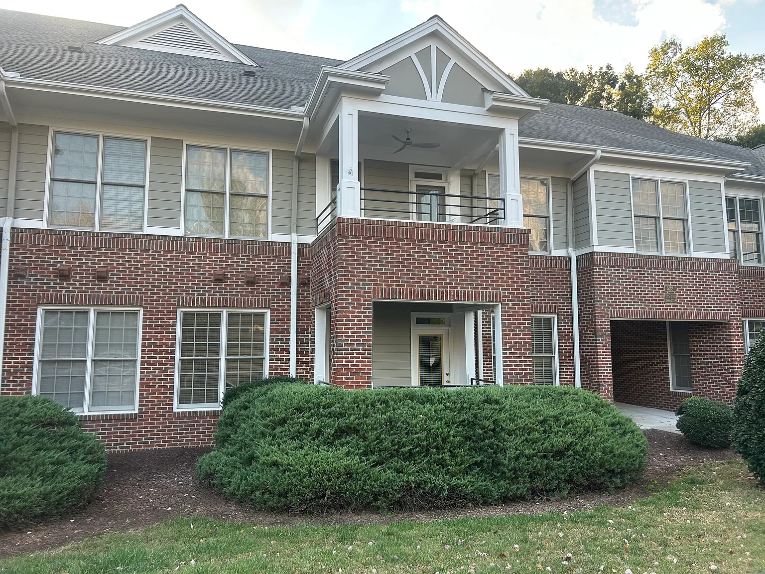 1 bed, 1.5 bath, 760 sqft, $1,700 — Photo 1