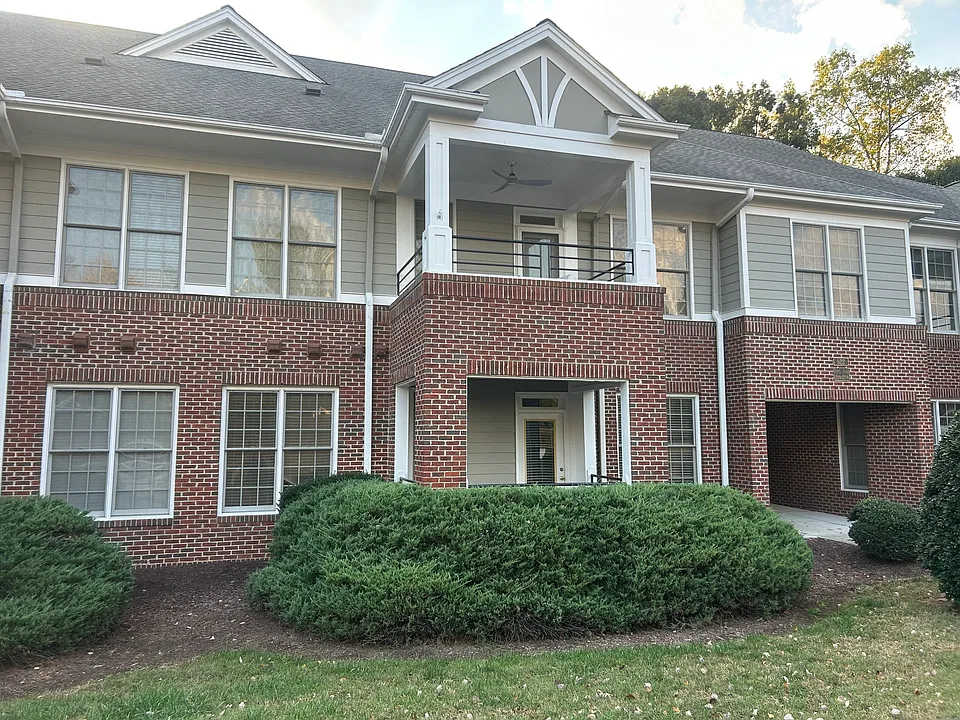 522 Aberdeen Dr #105