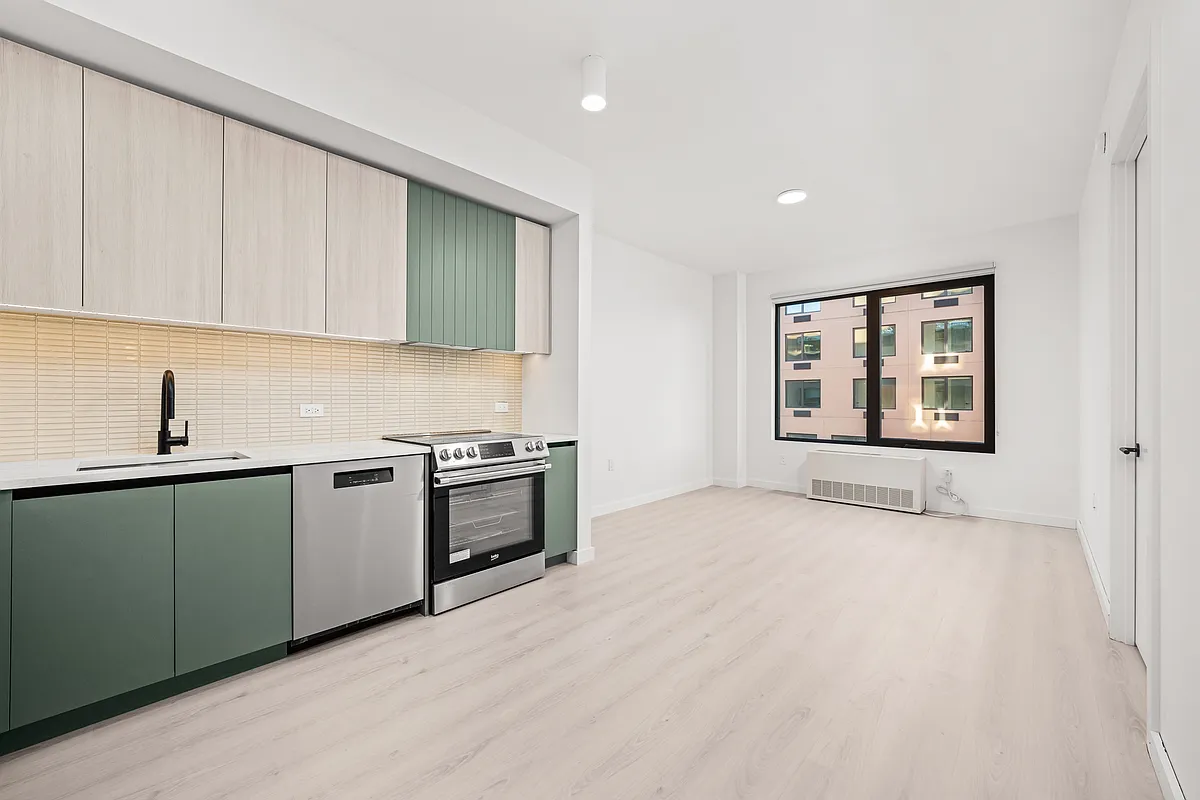 138 Bruckner Boulevard 8209