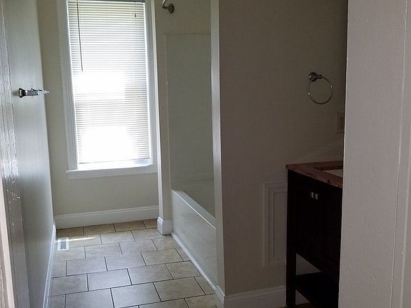 5th image of 138-140 N Mulberry St #1