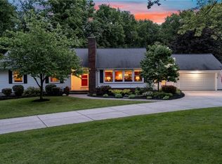 150 Girdle Rd, East Aurora, NY 14052