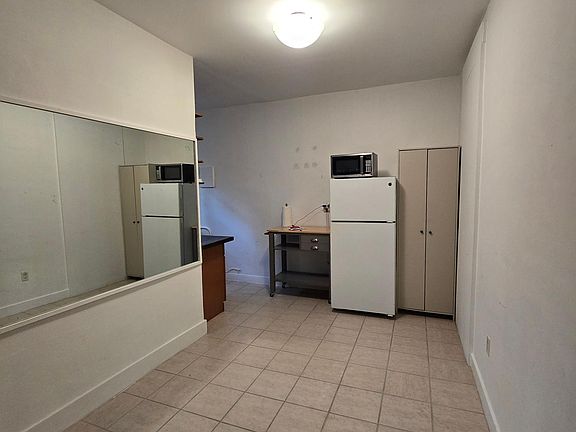 3rd image of 2401 Overbrook St APT 206