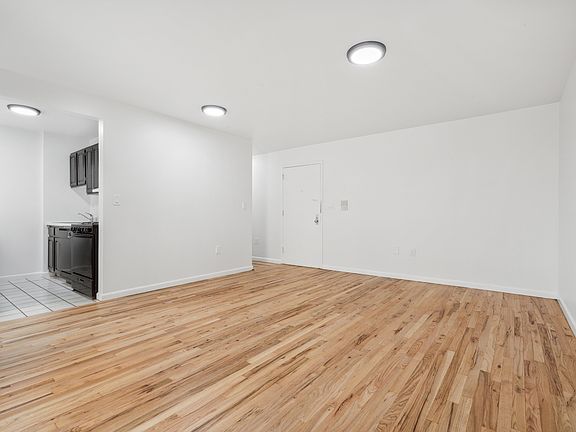 4th image of 492 9th Ave #2