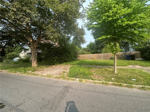 330 Holland St #19, Syracuse, NY 13204