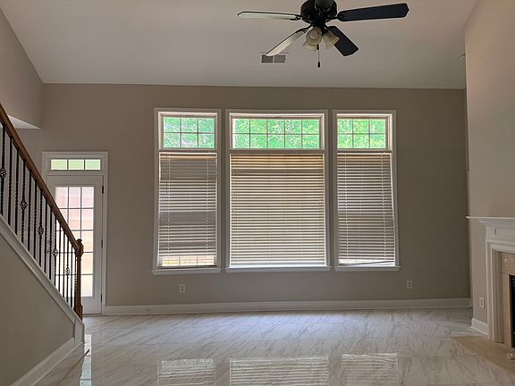 5th image of 455 Roland Manor Dr