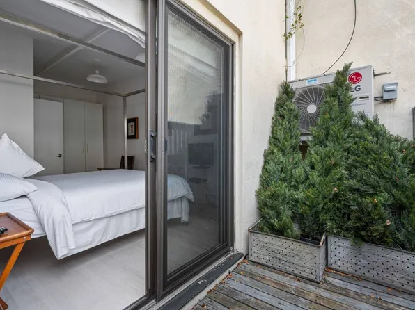 460 West Broadway image 13 of 20