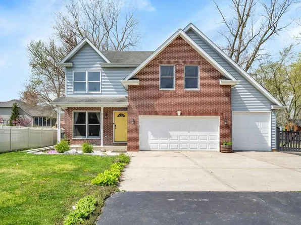570 Wildwood St, Braidwood, IL 60408