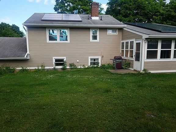 3rd image of 36 Stephanie Ln