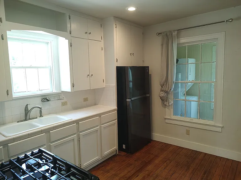 2102 Yellow Jacket Ln #B — Photo 6