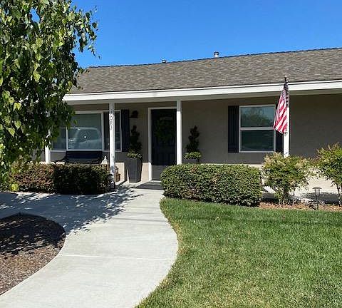 2nd image of 1081 Shamrock Dr